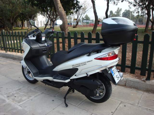 Suzuki Burgman UH 200/G (2007-current): Luxurious agility moto-choice.com