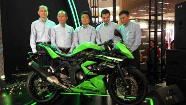 Kawasaki unveiled the single cylinder Ninja 250 Mono (250 SL) in Indonesia moto-choice.com